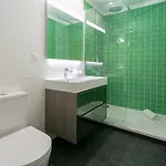 Luxury Retreat! 2 Suites, Balcony & Views!! *