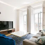 Апартаменти Luxury Retreat! 2 Suites, Balcony & Views!! *