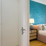 Luxury Retreat! 2 Suites, Balcony & Views!! Апартаменти