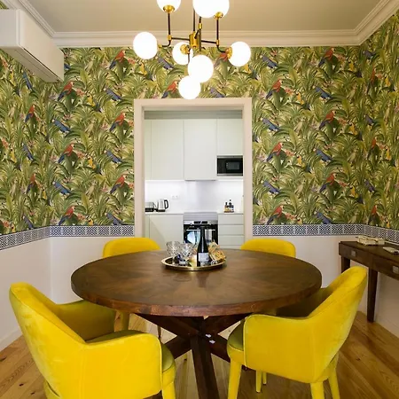 Luxury Retreat! 2 Suites, Balcony & Views!! Apartment *