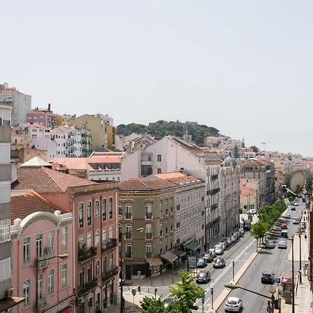 Luxury Retreat! 2 Suites, Balcony & Views!! Apartamento Lisboa