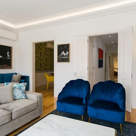 Apartment Luxury Retreat! 2 Suites, Balcony & Views!! Lisbon