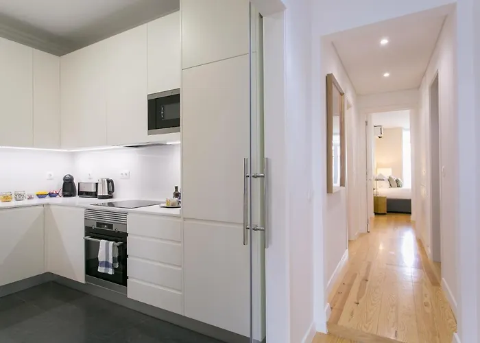 Appartement Luxury Retreat! 2 Suites, Balcony & Views!!