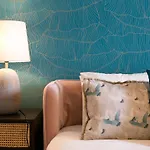 Luxury Retreat! 2 Suites, Balcony & Views!! Apartman *