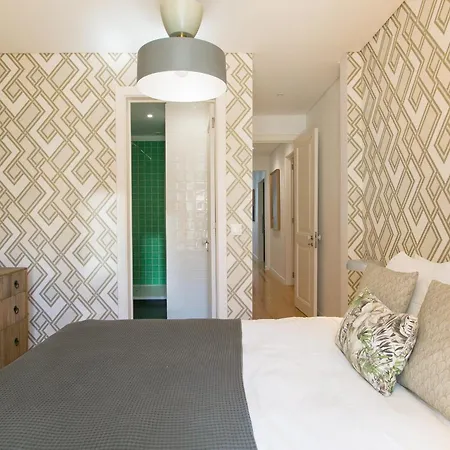 Luxury Retreat! 2 Suites, Balcony & Views!! Apartament *