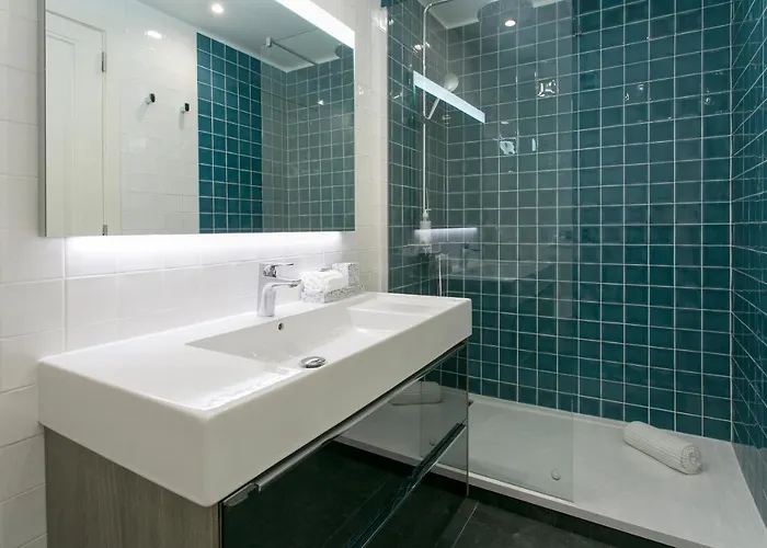 Διαμέρισμα Luxury Retreat! 2 Suites, Balcony & Views!! Lisboa