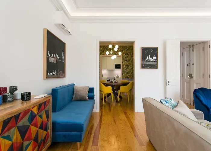 Διαμέρισμα Luxury Retreat! 2 Suites, Balcony & Views!!