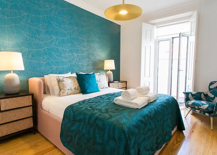 Luxury Retreat! 2 Suites, Balcony & Views!! Διαμέρισμα Lisboa