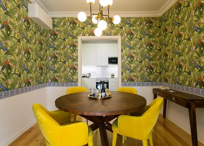 Luxury Retreat! 2 Suites, Balcony & Views!! Διαμέρισμα *