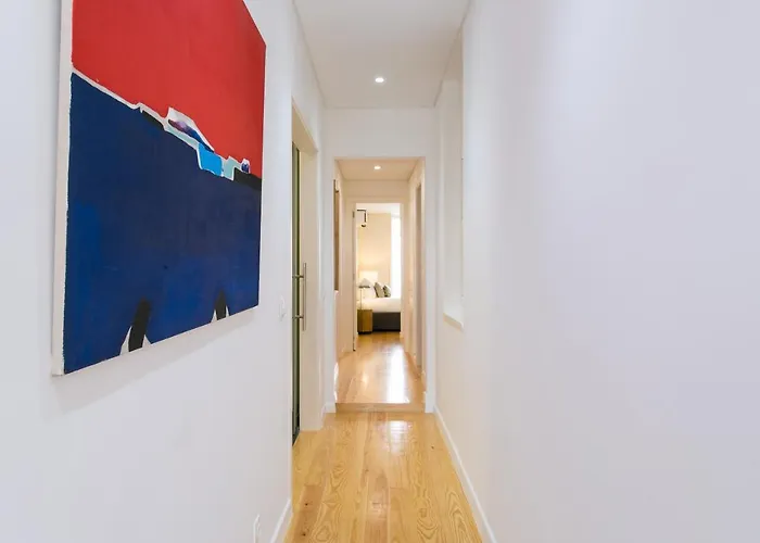 Luxury Retreat! 2 Suites, Balcony & Views!! Διαμέρισμα