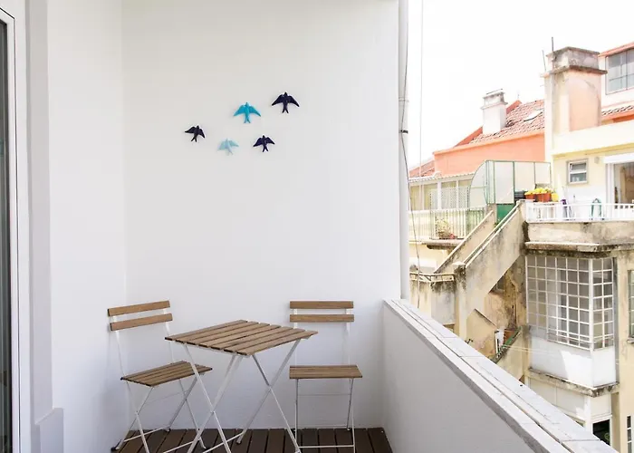 Διαμέρισμα Luxury Retreat! 2 Suites, Balcony & Views!! *